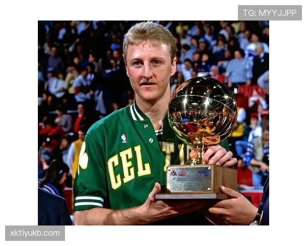 拉里·伯德关键时刻投篮命中率领先约翰逊拉开球队得分差距